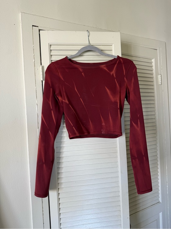 lululemon athletica Tops - Lululemon Women's Long Sleeve Crop Top in Burgundy